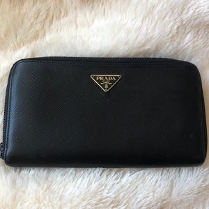 Authentic Prada Zip Wallet ✨